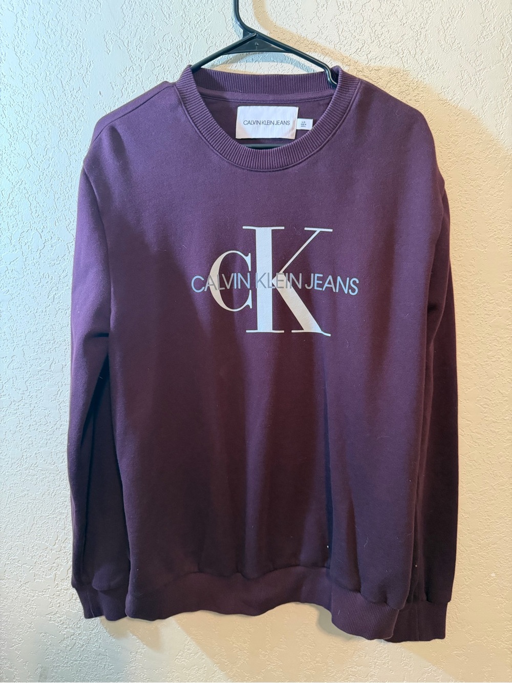 NWOT Calvin Klein Jeans Men’s Plum Sweatshirt with White CK Logo